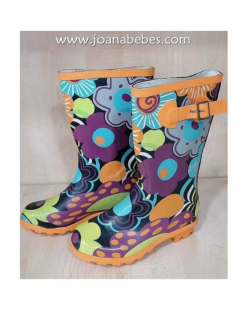 Tuc tuc botas de agua