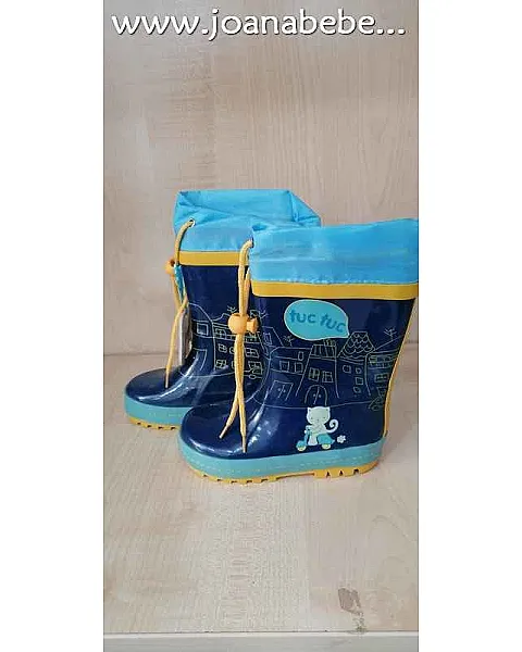 Tuc tuc botas de agua