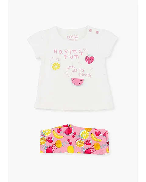 Losan Conjunto camiseta de color blanco con parches y leggins.