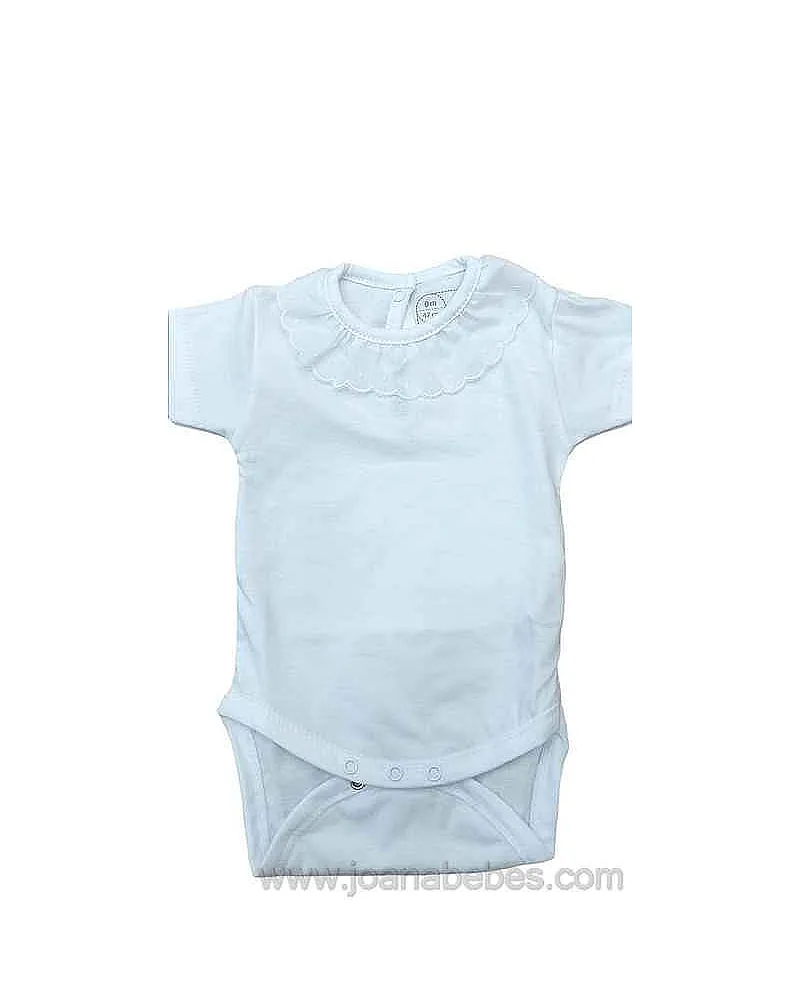 Body blanco con volante en el cuello manga corta