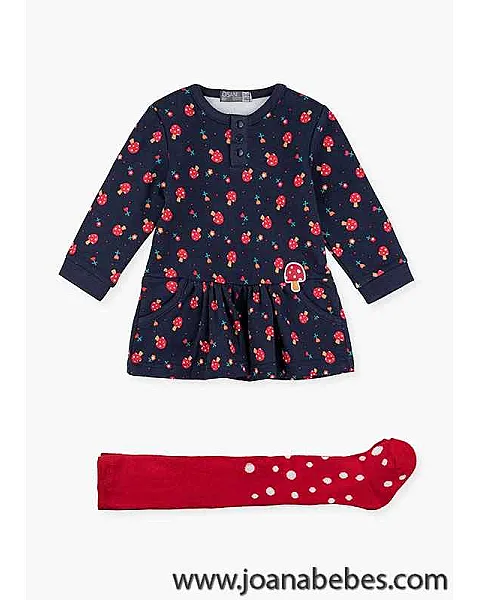 Conjunto de vestido de manga larga cuello caja y leotardo.