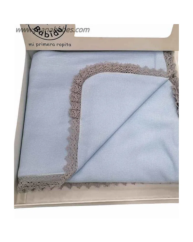 Babidu arrullo celeste en canutillo y encaje gris