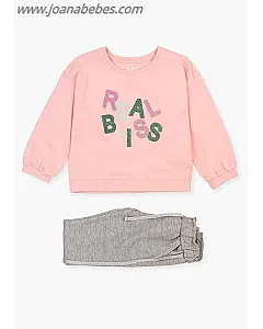 Conjunto de camiseta con elástico en puños y pantalón.