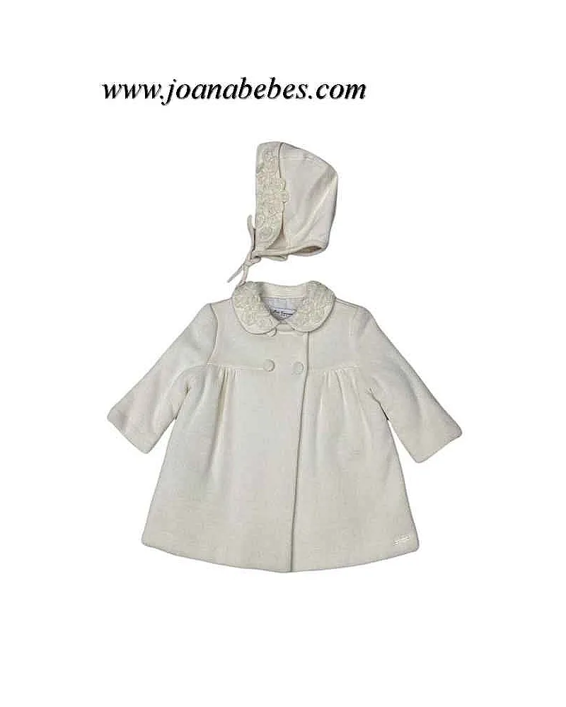 Pili Carrera Abrigo y Capota