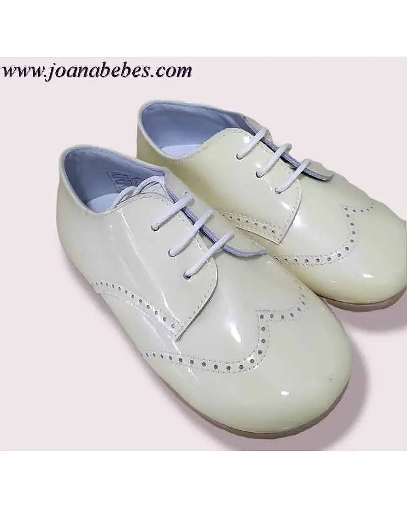 Zapato charol vainilla