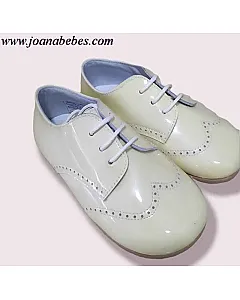 Zapato charol vainilla