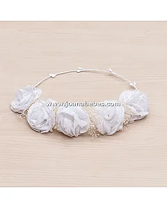 Corona media blanca flores satén mante y gypso