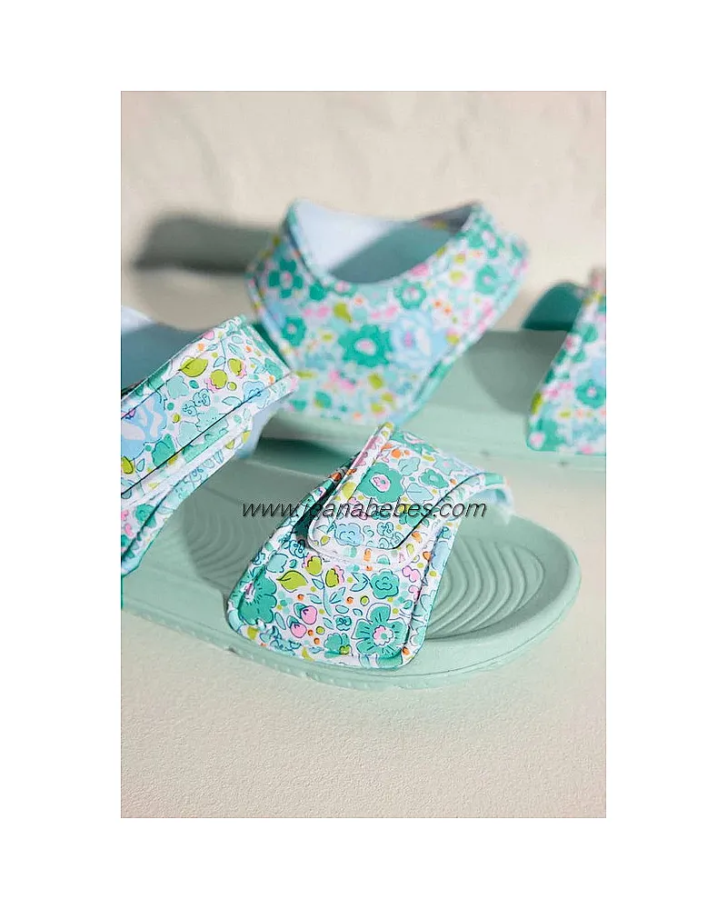 SANDALIAS DE PLAYA NIÑA ESTAMPADO FLORAL CON CIERRE DE VELCRO