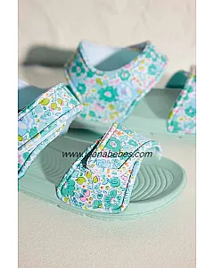 SANDALIAS DE PLAYA NIÑA ESTAMPADO FLORAL CON CIERRE DE VELCRO