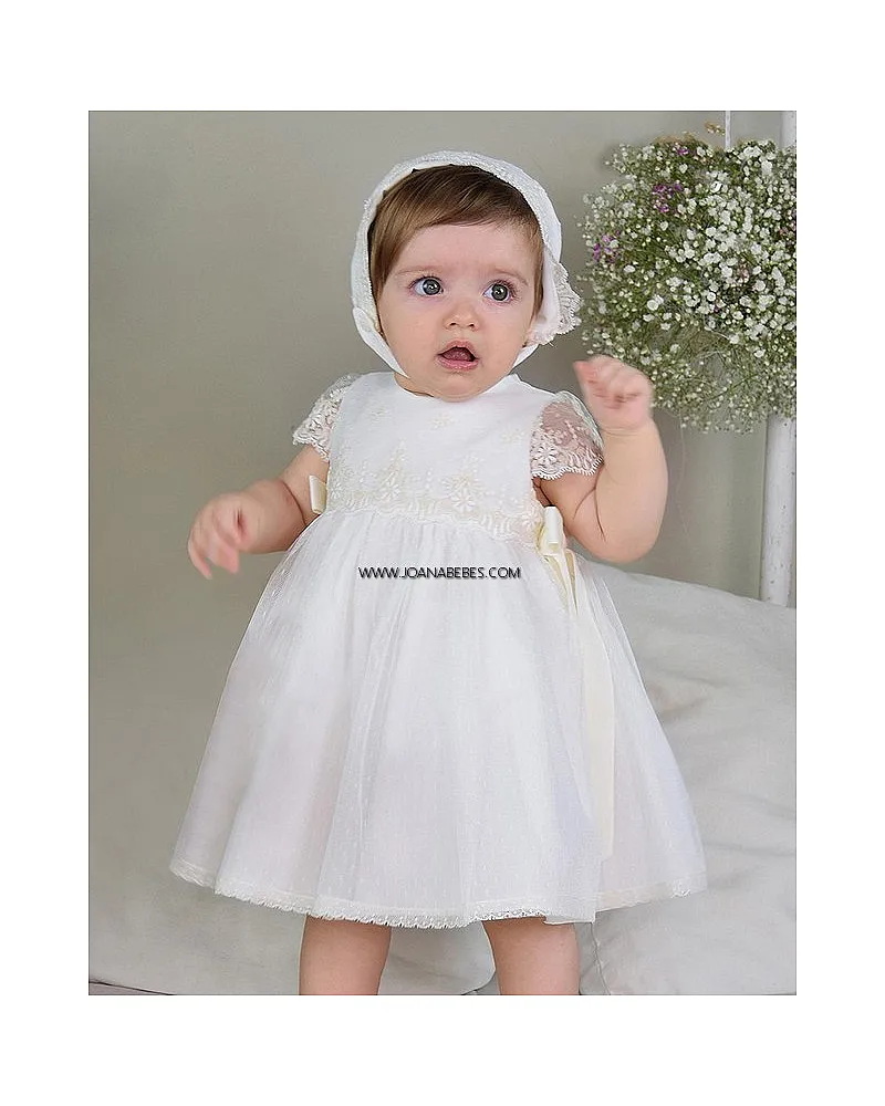 VESTIDO Y CAPOTA EN TUL Y PLUMETI