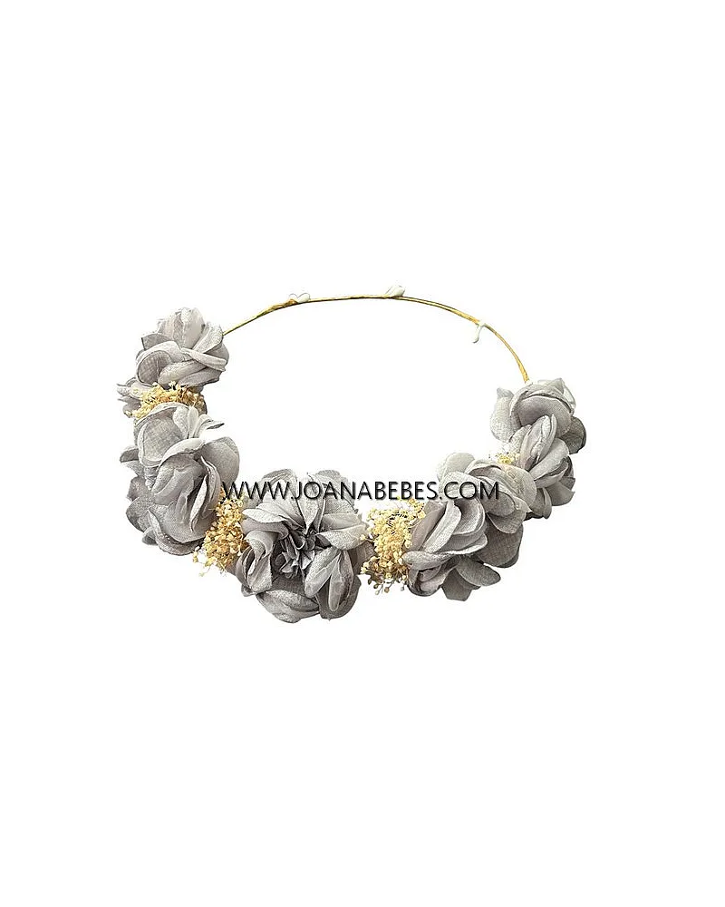 Corona gris rosas y flor seca